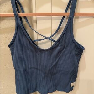 Vuori Women’s Ribbed V-Neck Crop Tank size Small EUC